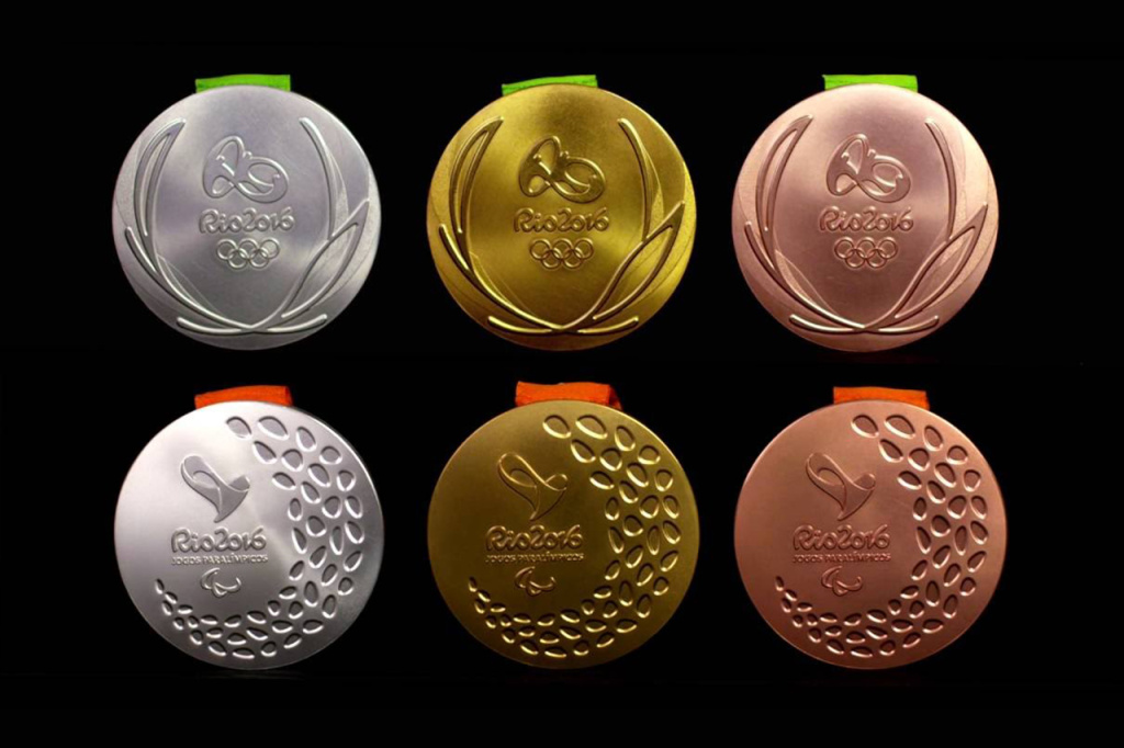 tokyo-olympic-medals-smartphones-01